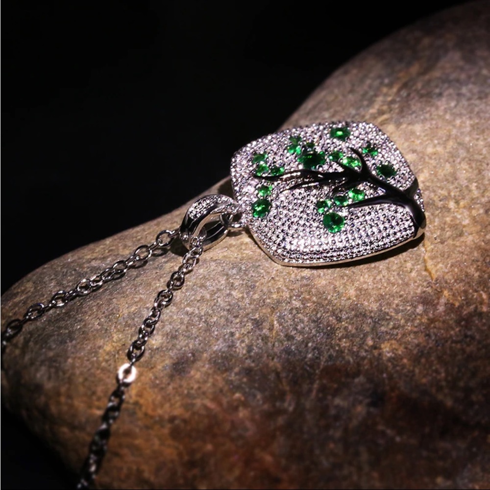 New Women’s Leaves Branch Tree CZ Diamond Necklace - Picture 4 of 4